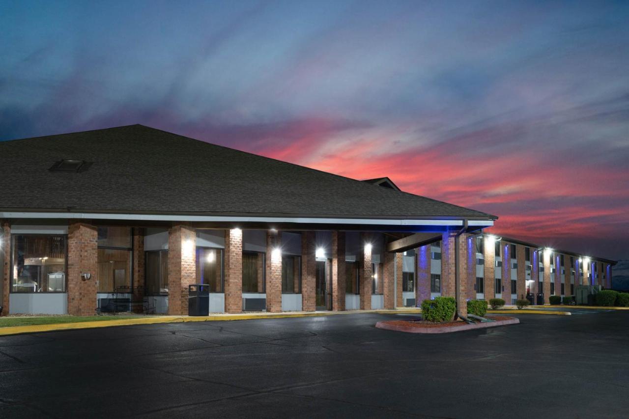 Baymont By Wyndham Tupelo Exterior foto