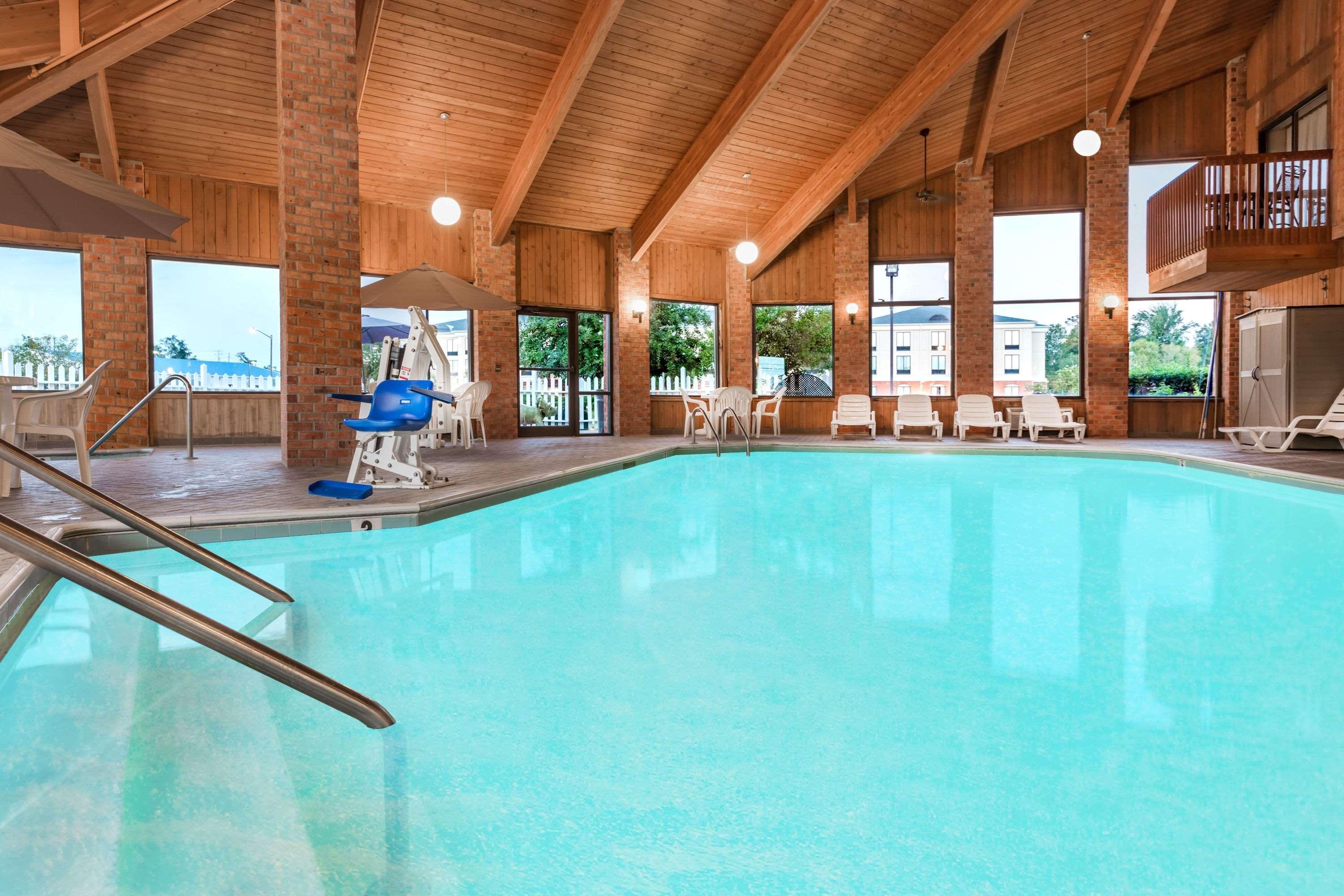 Baymont By Wyndham Tupelo Exterior foto