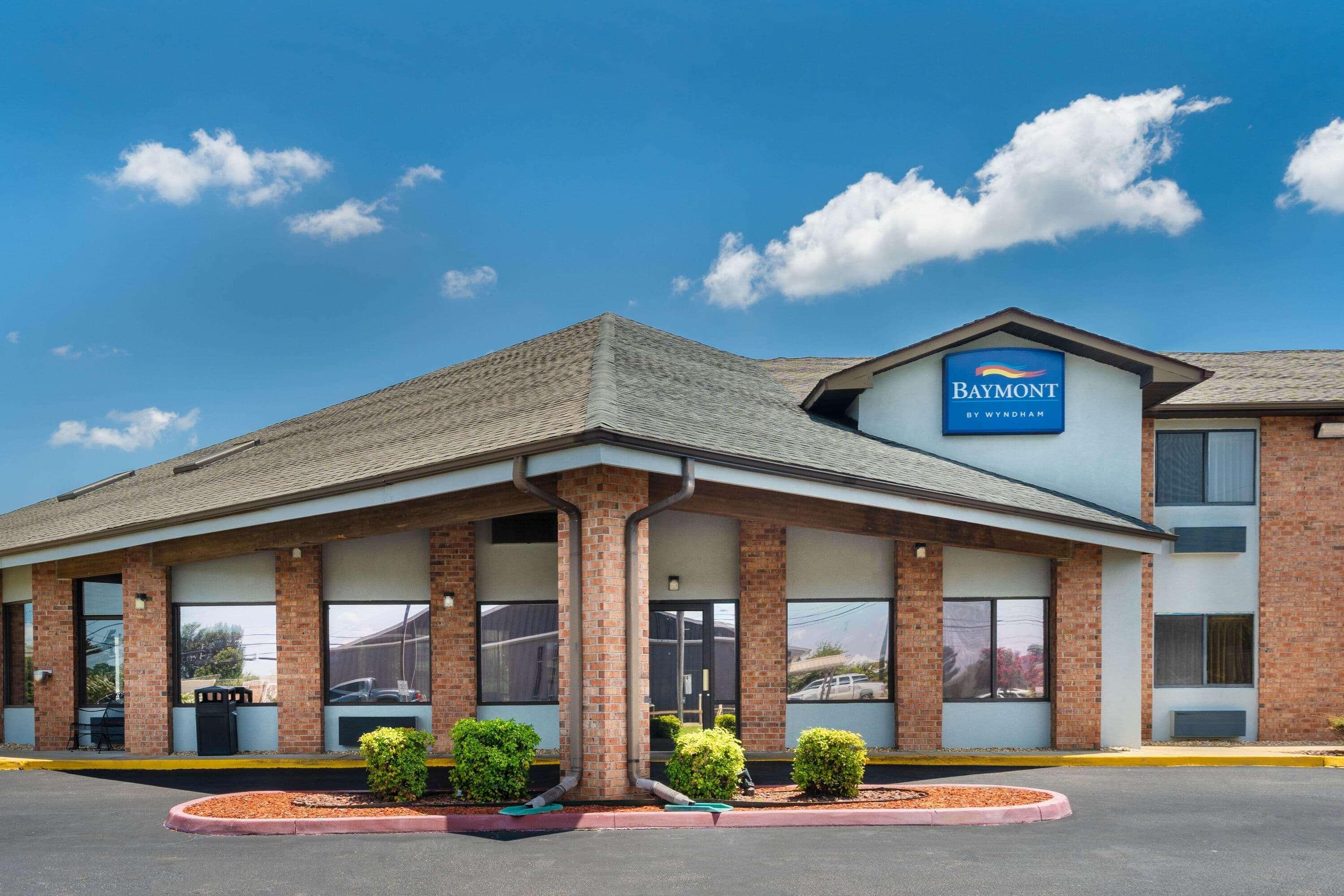 Baymont By Wyndham Tupelo Exterior foto